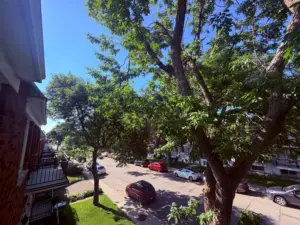 2587 rue Duquesne