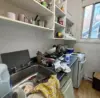 Les biens abandonnés et le nettoyage non effectué sont souvent assumés, en pratique, par la personne qui arrive après.