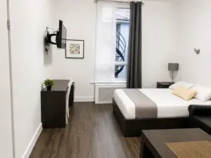 1609 St Hubert, appt 5