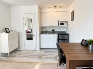 5187 Berri, appt 24
